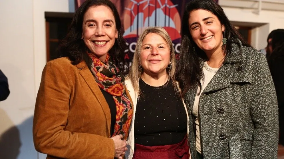 Industria, soberanía y servicios públicos: los ejes del Congreso Energético del IAETES que abrazó la lucha en Tierra del Fuego